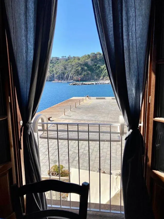 Sea View Apartment Capraia