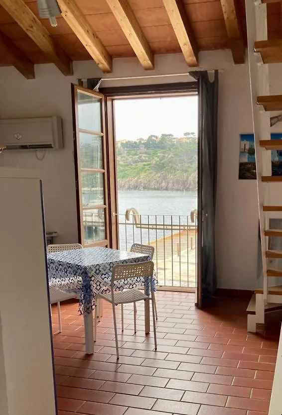 Sea View Apartment Capraia
