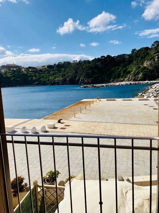 Sea View Apartment Capraia 0*,  Italy